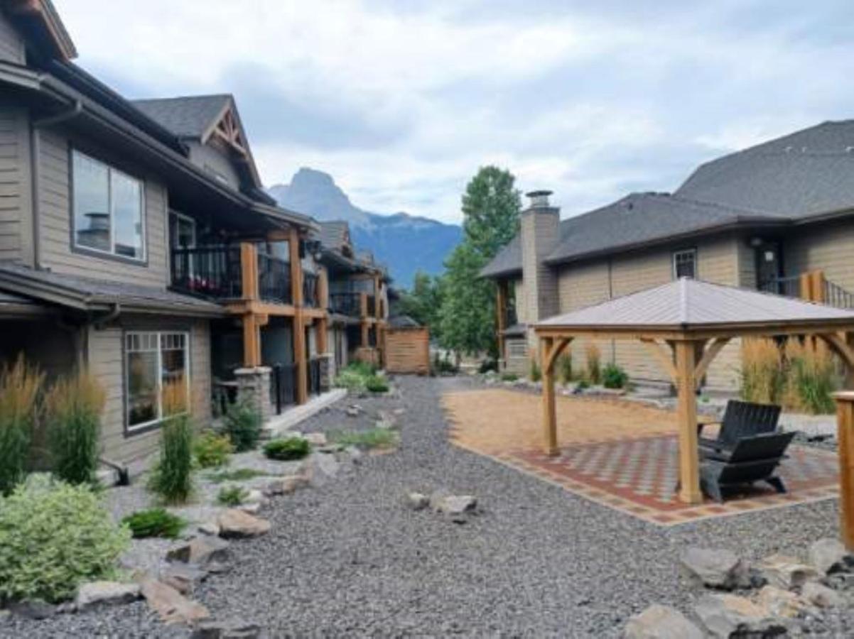 Appartamento Rocky Mountain Getaway Canmore Esterno foto