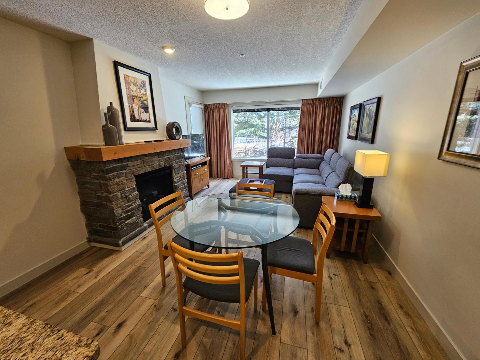 Appartamento Rocky Mountain Getaway Canmore Esterno foto