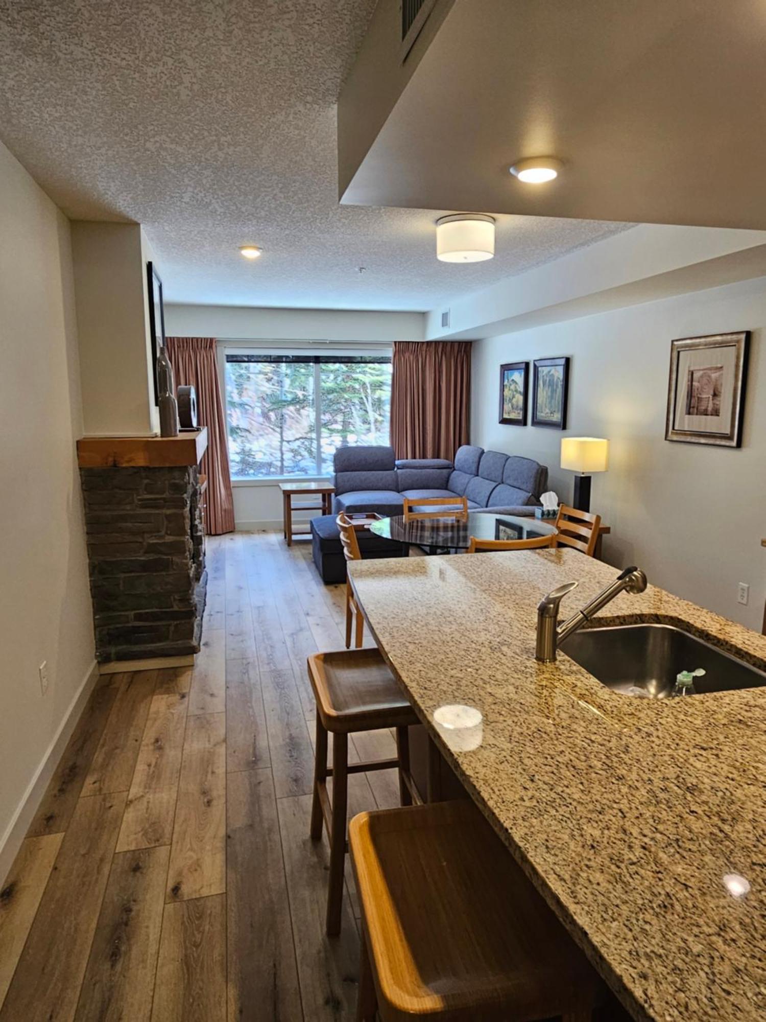 Appartamento Rocky Mountain Getaway Canmore Esterno foto