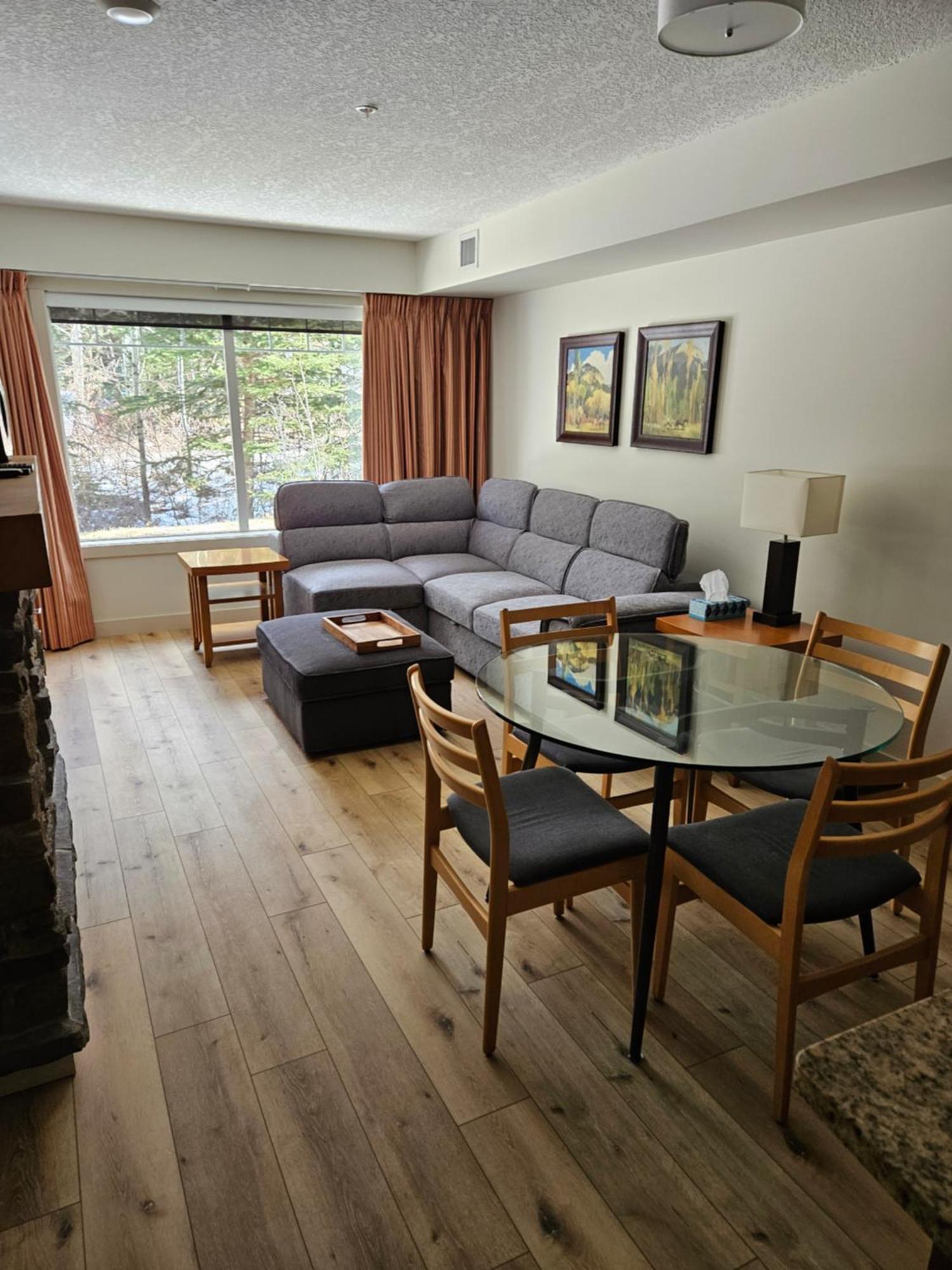 Appartamento Rocky Mountain Getaway Canmore Esterno foto