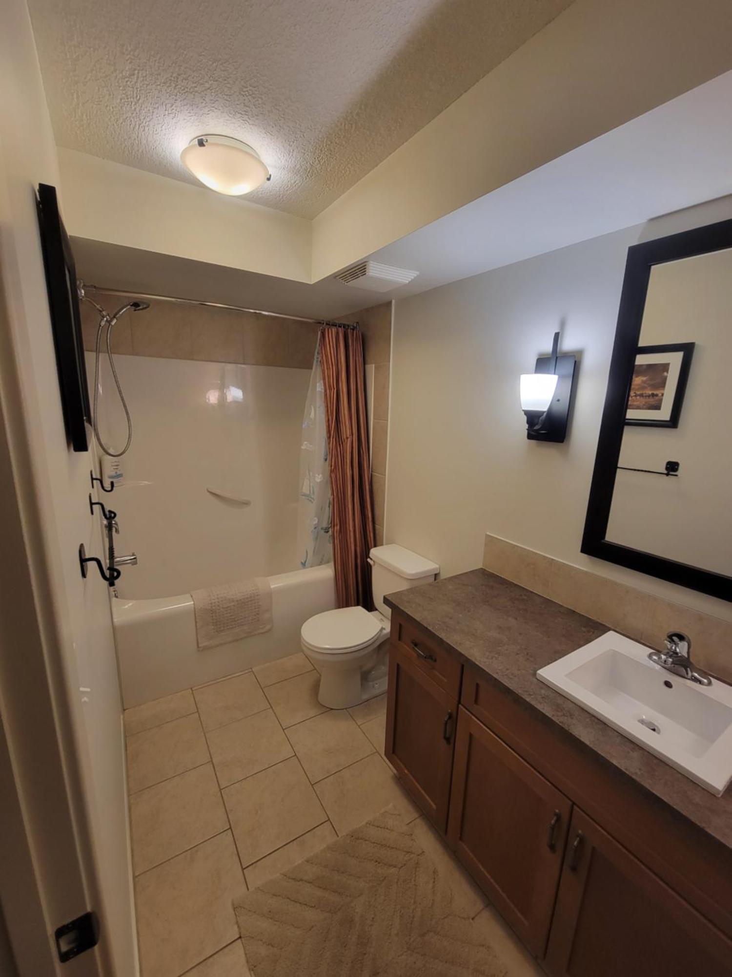 Appartamento Rocky Mountain Getaway Canmore Esterno foto