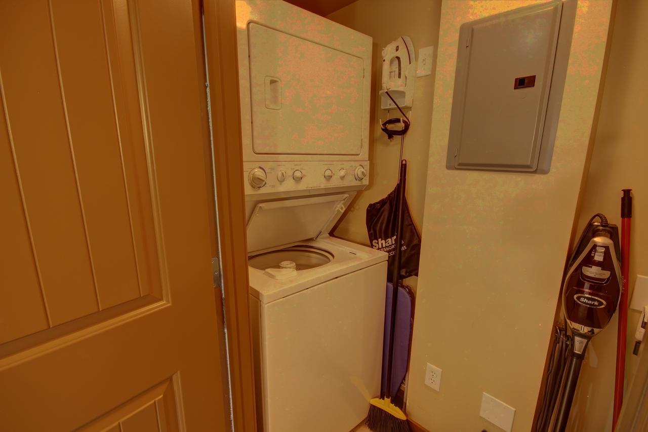 Appartamento Rocky Mountain Getaway Canmore Esterno foto